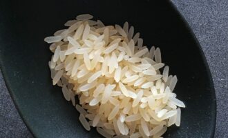 Салат з рисом та овочами