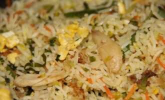 Салат з рисом та овочами